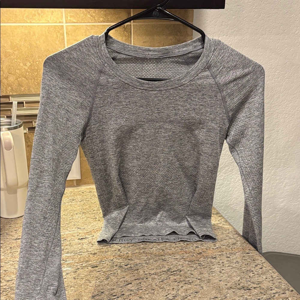 lululemon athletica Heather Gray Long Sleeve Top